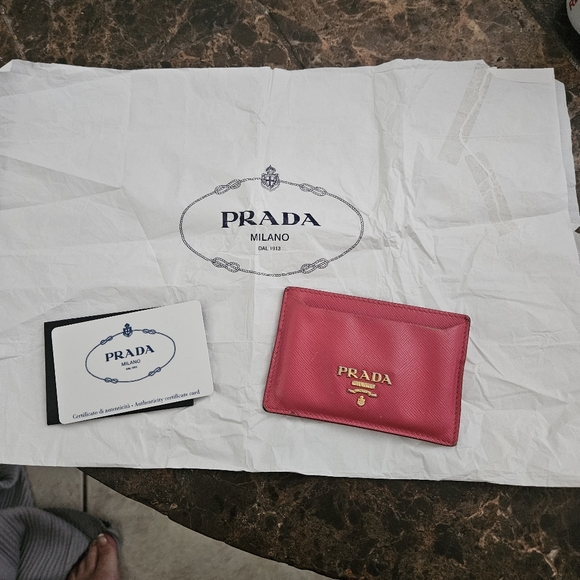 Prada Saffiano leather with gold metal hardware in Peonia pink - Picture 3 of 9